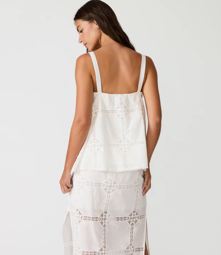 AINSLEE TOP IN EYELET